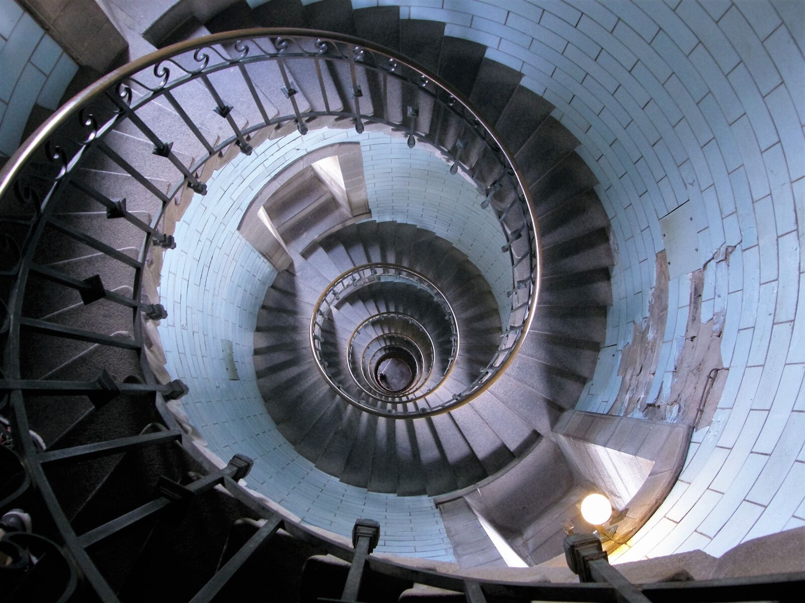 Olympus SP550UZ sample photo. Stairs, lighthouse, spiral staircase photography