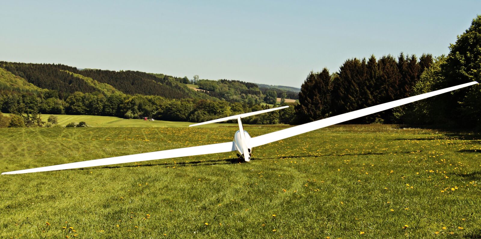 Canon EOS 100D (EOS Rebel SL1 / EOS Kiss X7) sample photo. Glider, landscape, aircraft photography