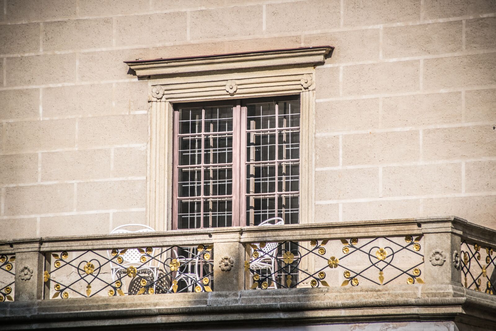 Nikon D5300 sample photo. Balcony, railing, architecture photography