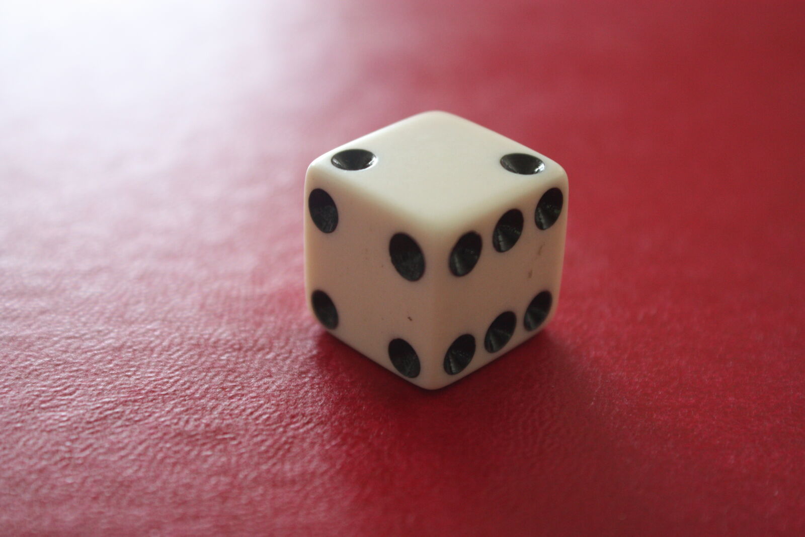 Canon EOS 450D (EOS Rebel XSi / EOS Kiss X2) sample photo. Board, game, dice, dices photography