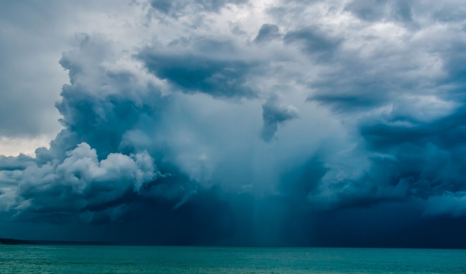 Nikon D300S sample photo. Italy, gewitterstimmung, sea photography
