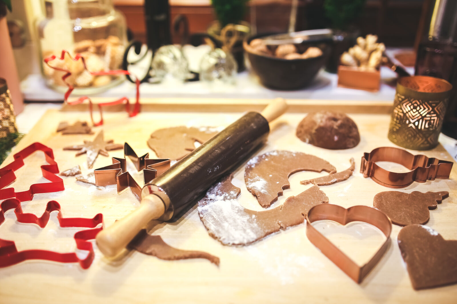 Sigma 35mm F1.4 DG HSM Art sample photo. Making, gingerbread, cookies photography