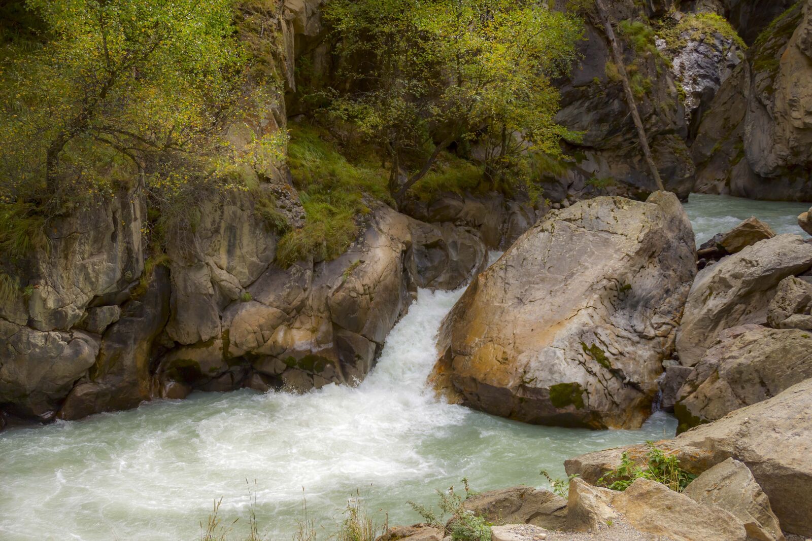 Canon EOS 650D (EOS Rebel T4i / EOS Kiss X6i) sample photo. Mountains, river, mountain river photography