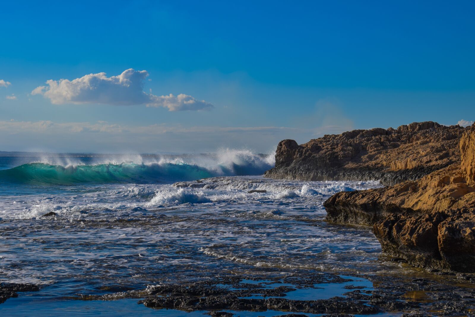 Nikon D3300 sample photo. Wave, smashing, rocky coast photography
