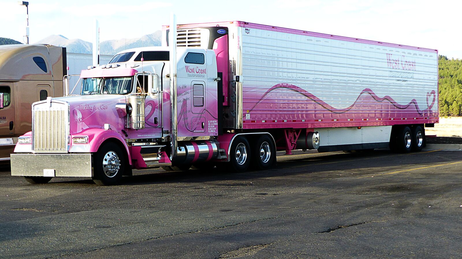 Panasonic Lumix DMC-FZ200 sample photo. Truck, transport, vehicle photography