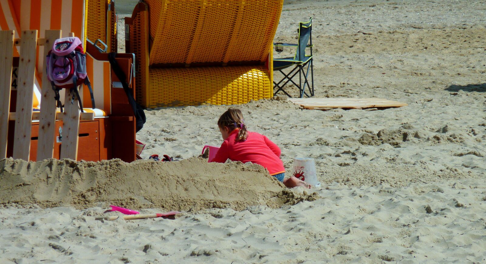 Panasonic DMC-TZ7 sample photo. Beach, play, beach chair photography