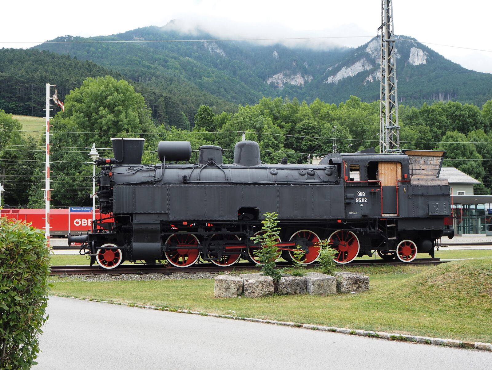 Olympus PEN E-PL7 sample photo. Steam engine, rail, transport photography