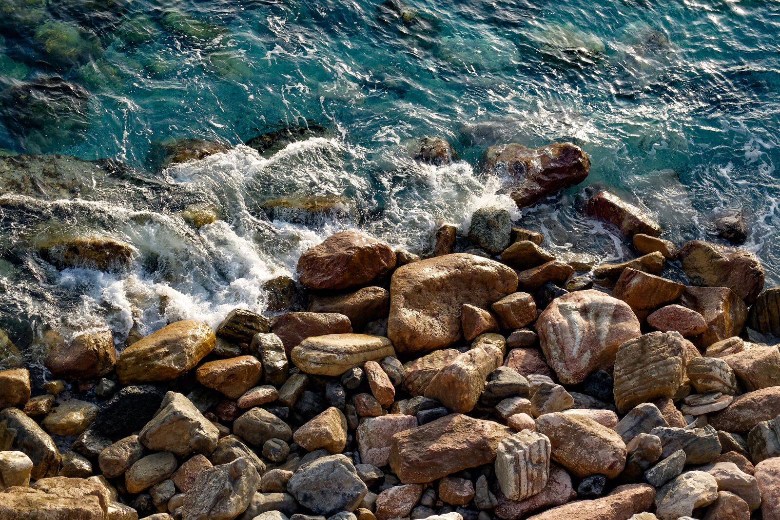 Fujifilm X30 sample photo. Sea, stones, beach photography