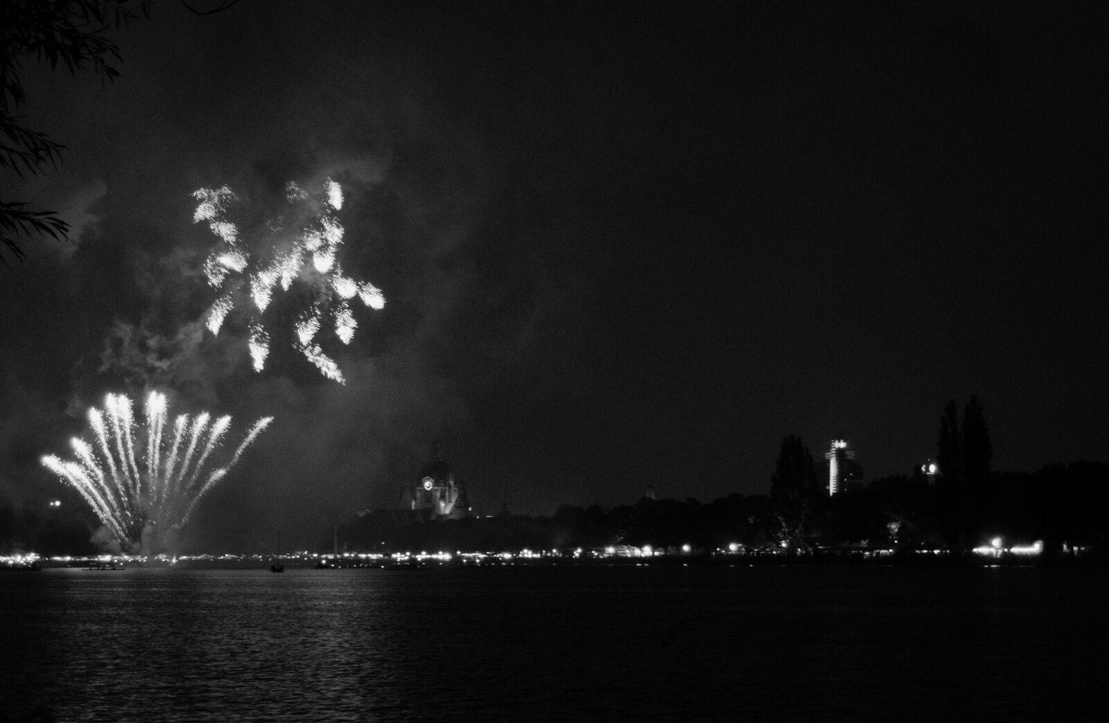 PENTAX RICOH IMAGING PENTAX MX-1 sample photo. Fireworks, hannover photography