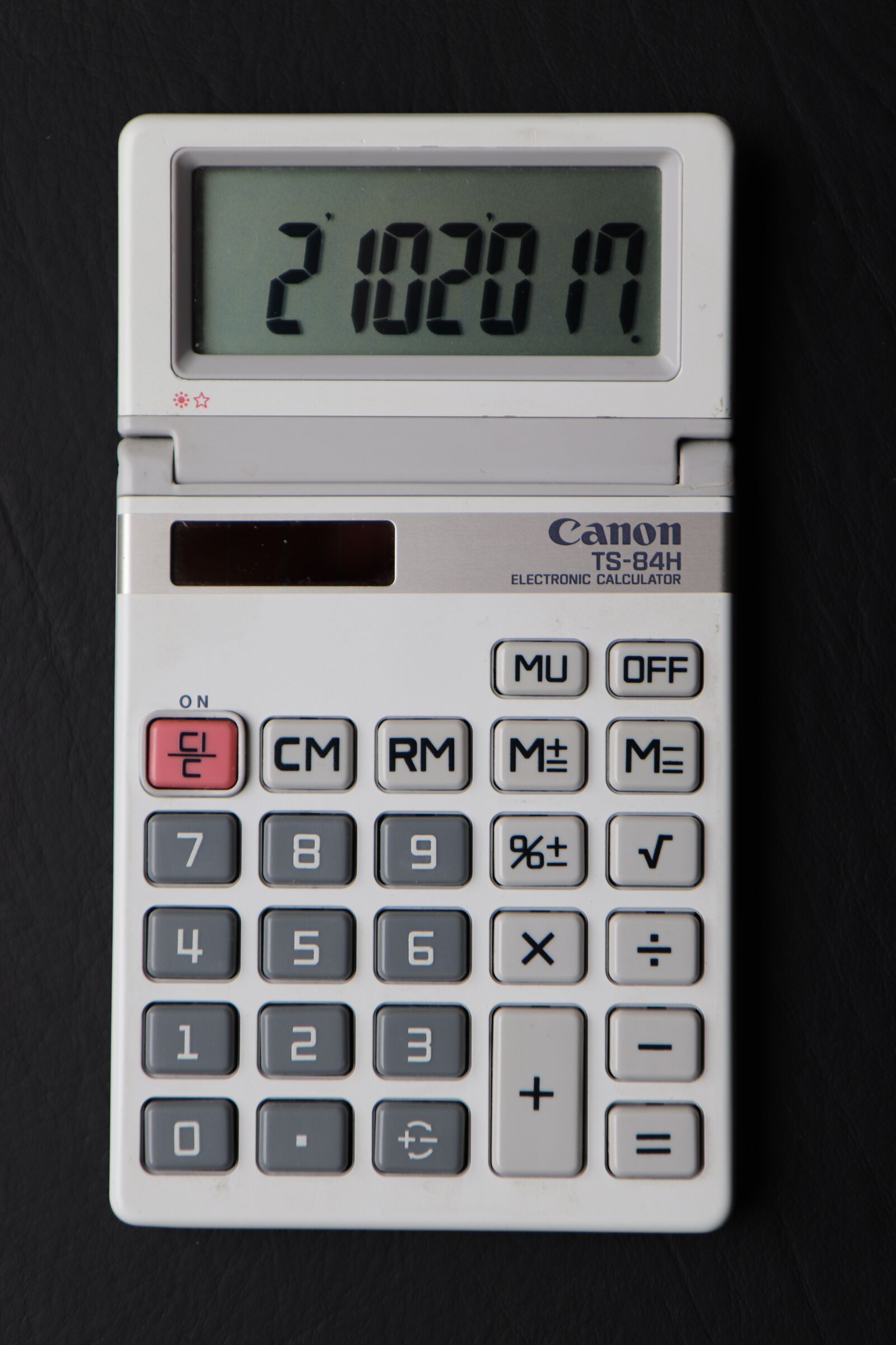 Canon EOS 800D (EOS Rebel T7i / EOS Kiss X9i) sample photo. Calculator, how to calculate photography