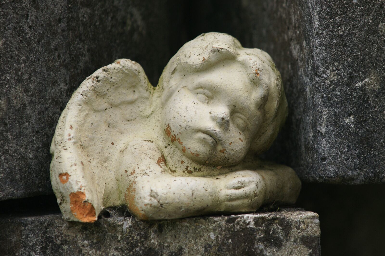 Sony Alpha DSLR-A700 sample photo. Angel, angel figure, reclining photography