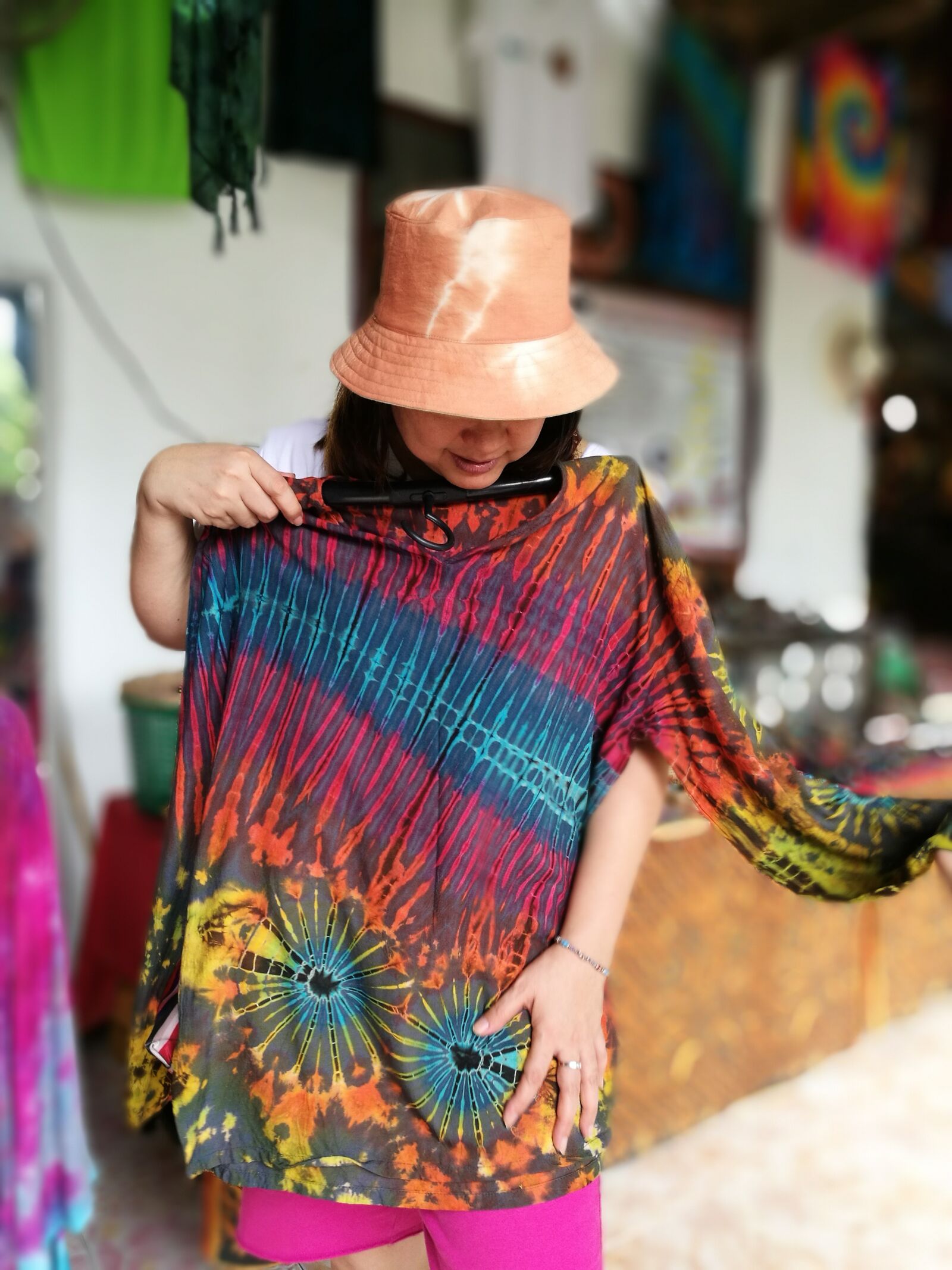 HUAWEI P9 sample photo. Women, shopping, cloth photography
