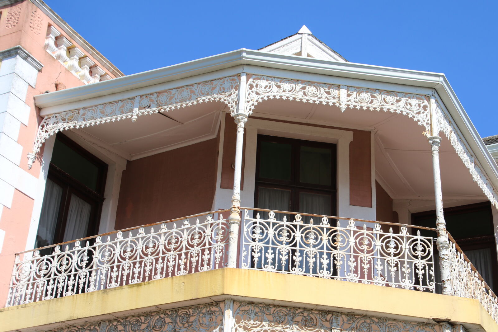 Canon EOS 7D Mark II sample photo. Decorative, home, house, old photography