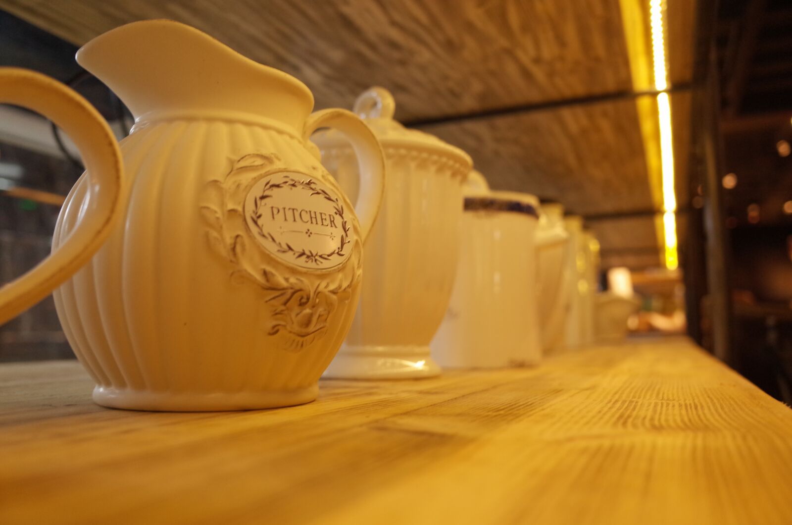 GR Lens sample photo. Café, ceramics, kettle photography