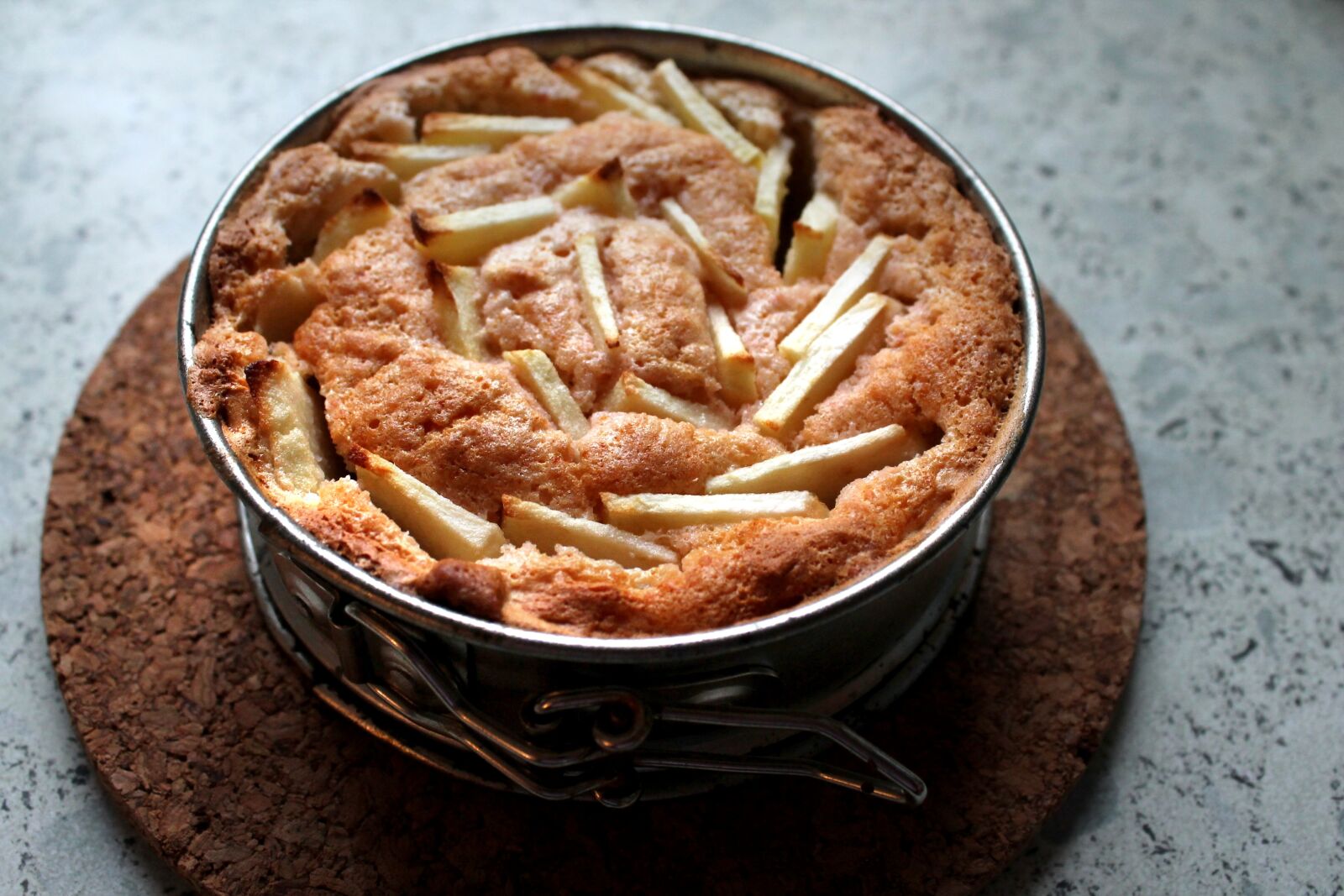 Canon EOS 1100D (EOS Rebel T3 / EOS Kiss X50) sample photo. Cake, apple, apple cake photography