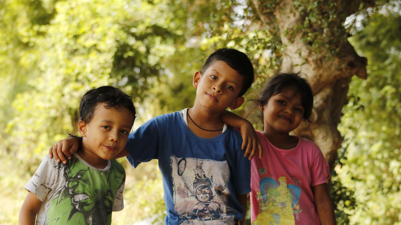 Canon EOS 750D (EOS Rebel T6i / EOS Kiss X8i) sample photo. Kids, friends, football photography