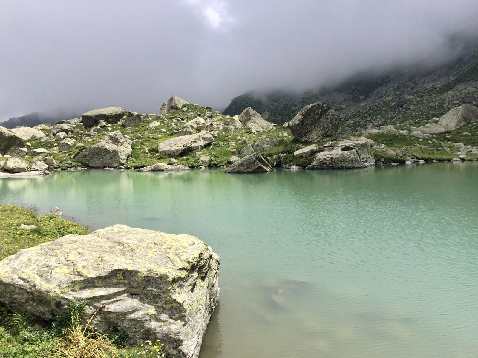 iPhone 5s back camera 4.15mm f/2.2 sample photo. Lake photography