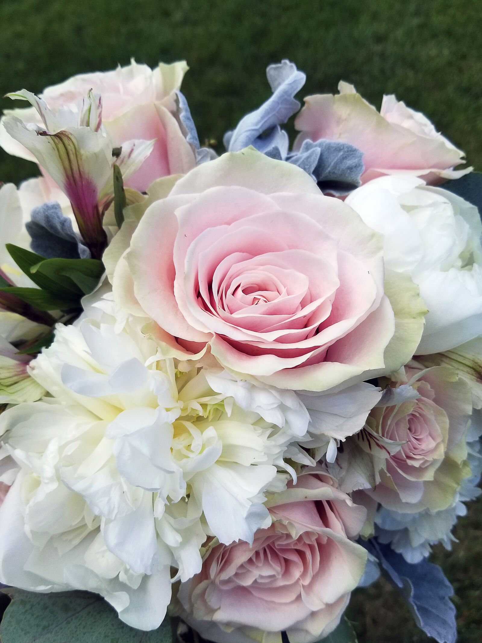 Samsung Galaxy S8 sample photo. Bouquet of flowers, bouquet photography