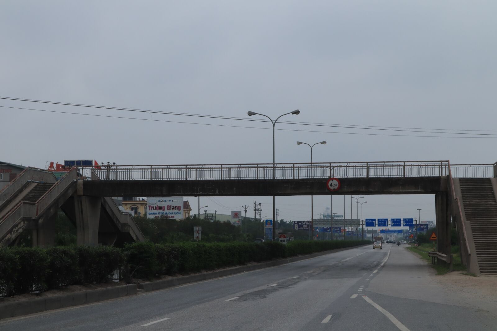 Canon EOS M50 (EOS Kiss M) sample photo. Bridge, overpass, traffic photography