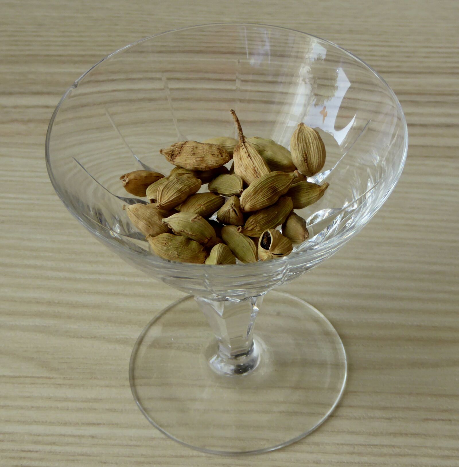 Panasonic DMC-TZ61 sample photo. Glass, cardamom, spice photography