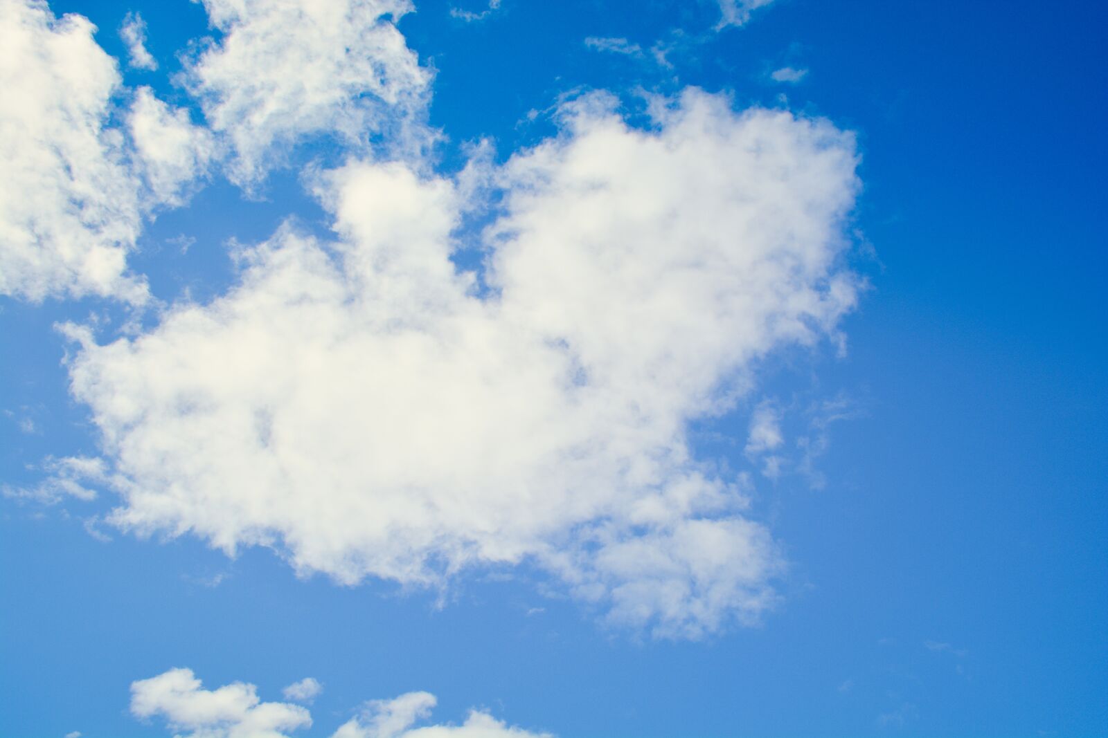 Nikon D5200 sample photo. Sky, blue, clouds photography