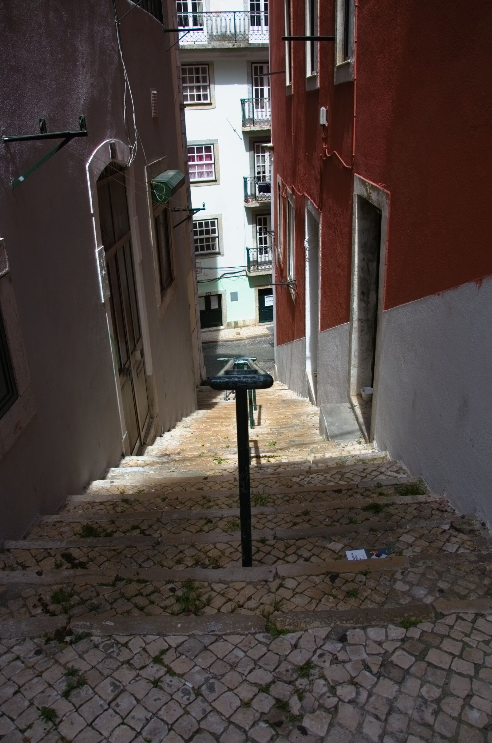 Nikon D5100 sample photo. Lisbon, travessa, stairs photography