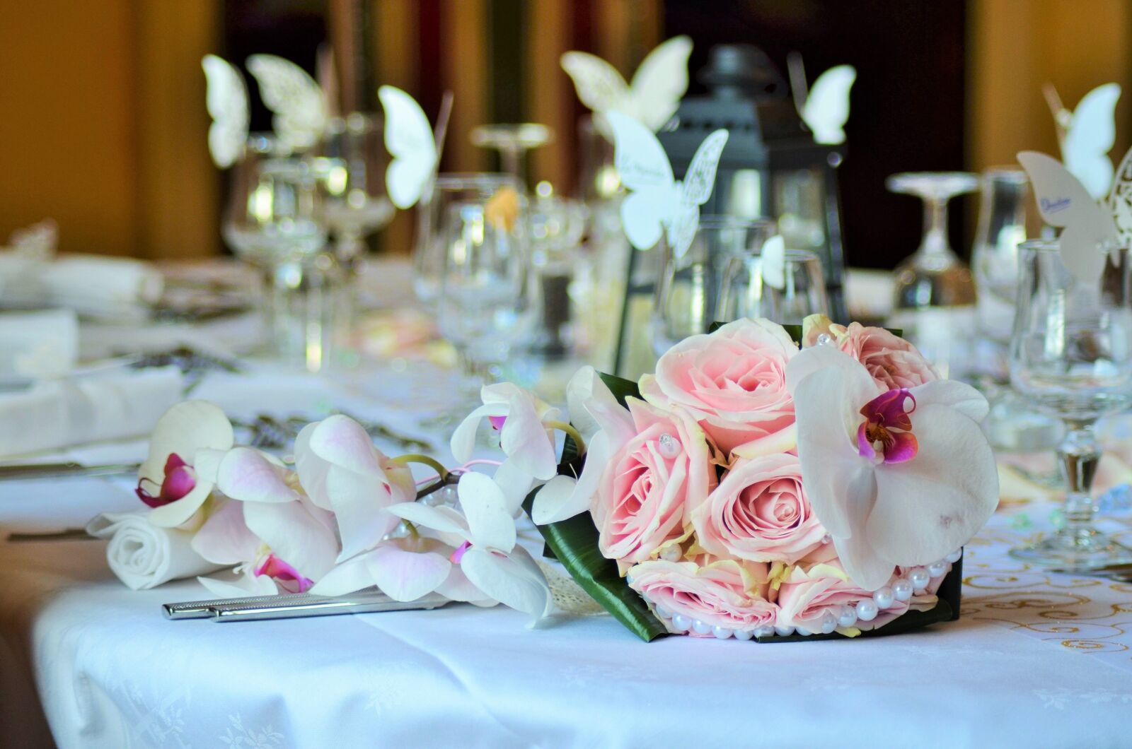 Nikon D5100 sample photo. Bouquet, wedding bouquet, table photography