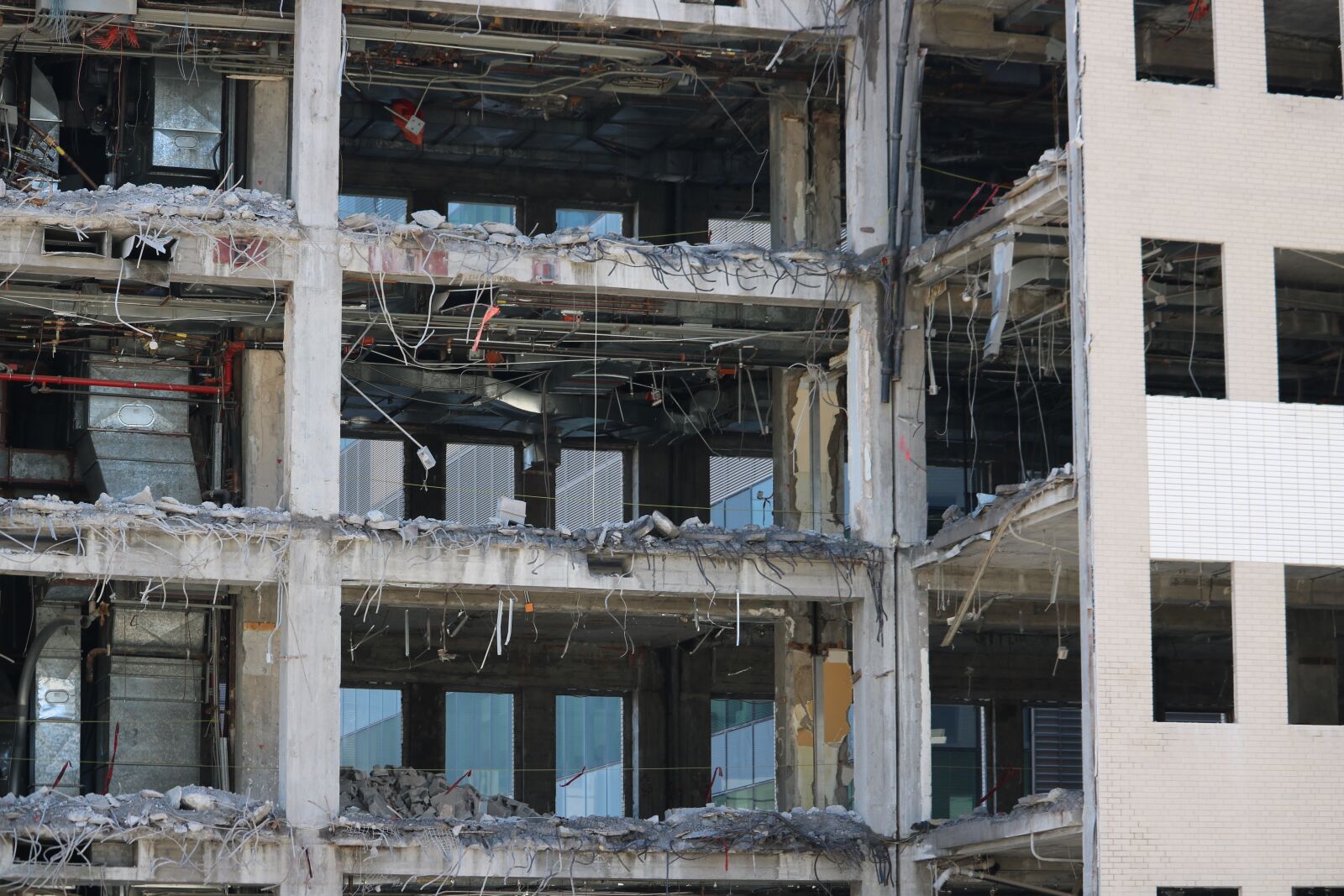 Canon EOS 760D (EOS Rebel T6s / EOS 8000D) sample photo. Demolition, building, city photography