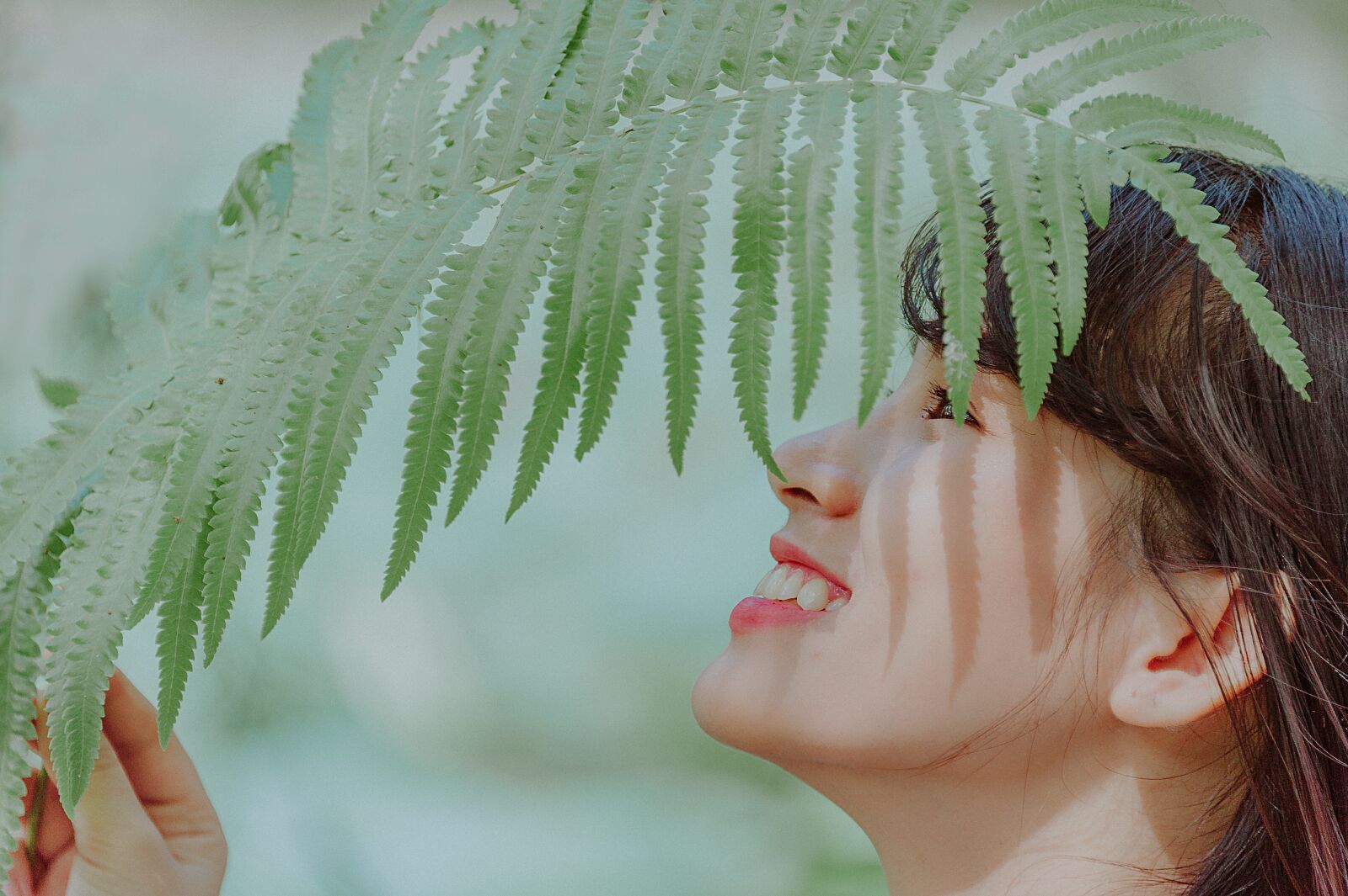 Nikon D700 sample photo. Girl, green, natural photography