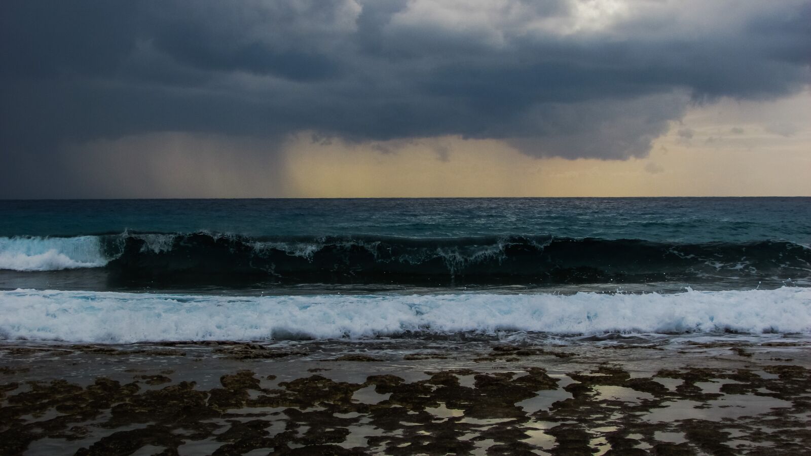 Canon PowerShot SX400 IS sample photo. Storm, clouds, winter photography