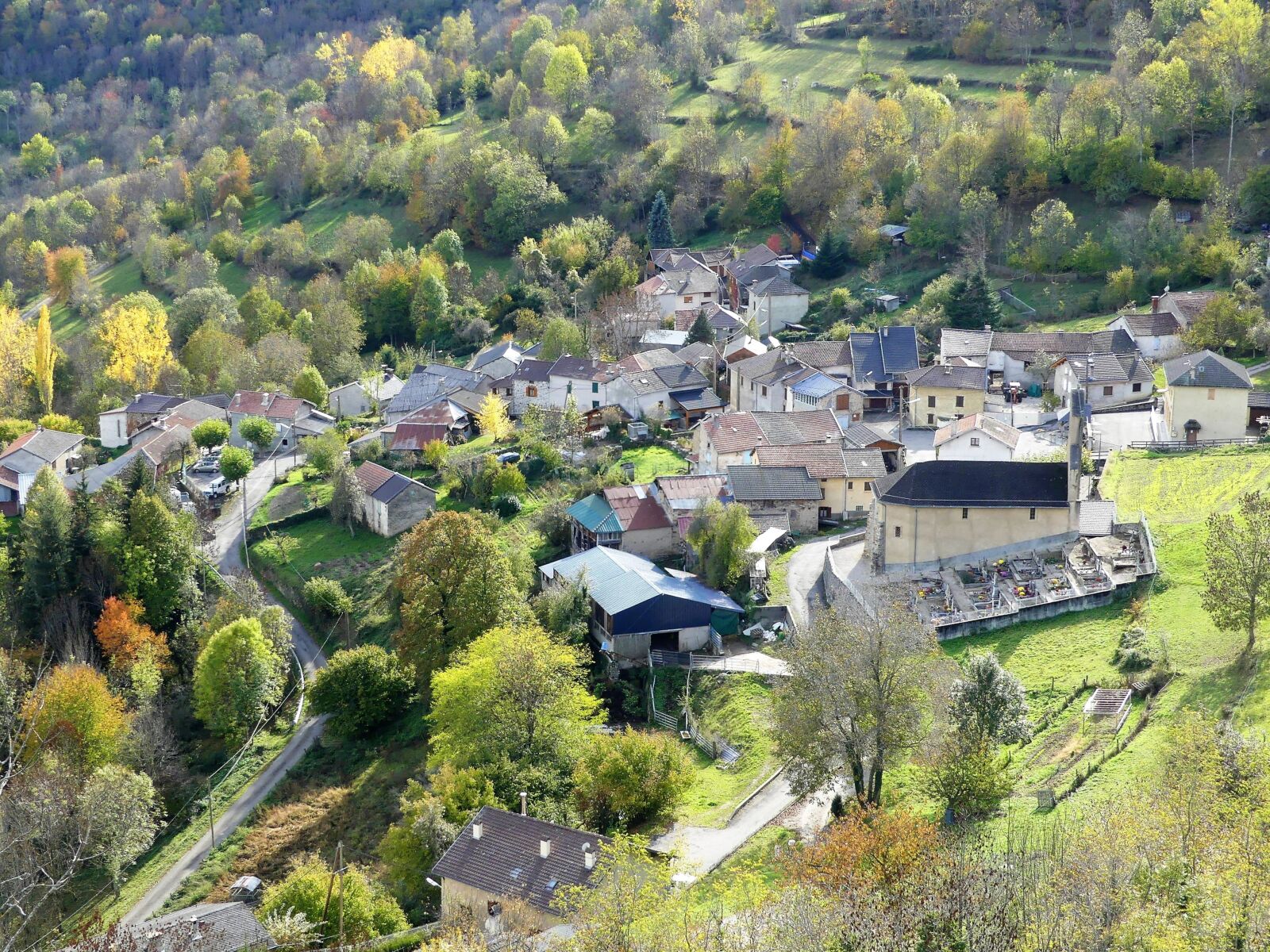Panasonic Lumix DMC-FZ300 sample photo. Landscape, nature, village photography