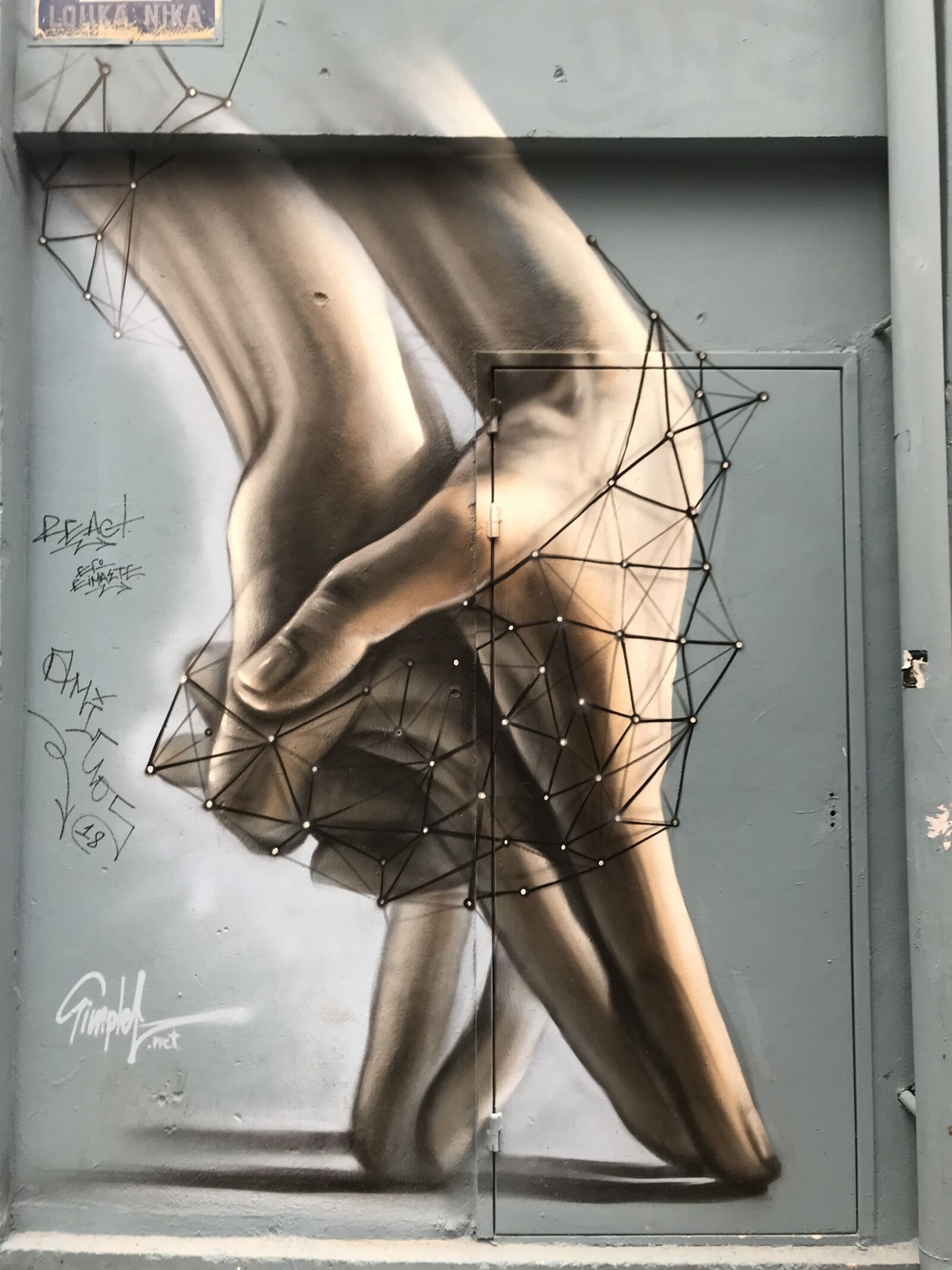 iPhone 7 Plus back dual camera 3.99mm f/1.8 sample photo. Graffiti, art, wall photography