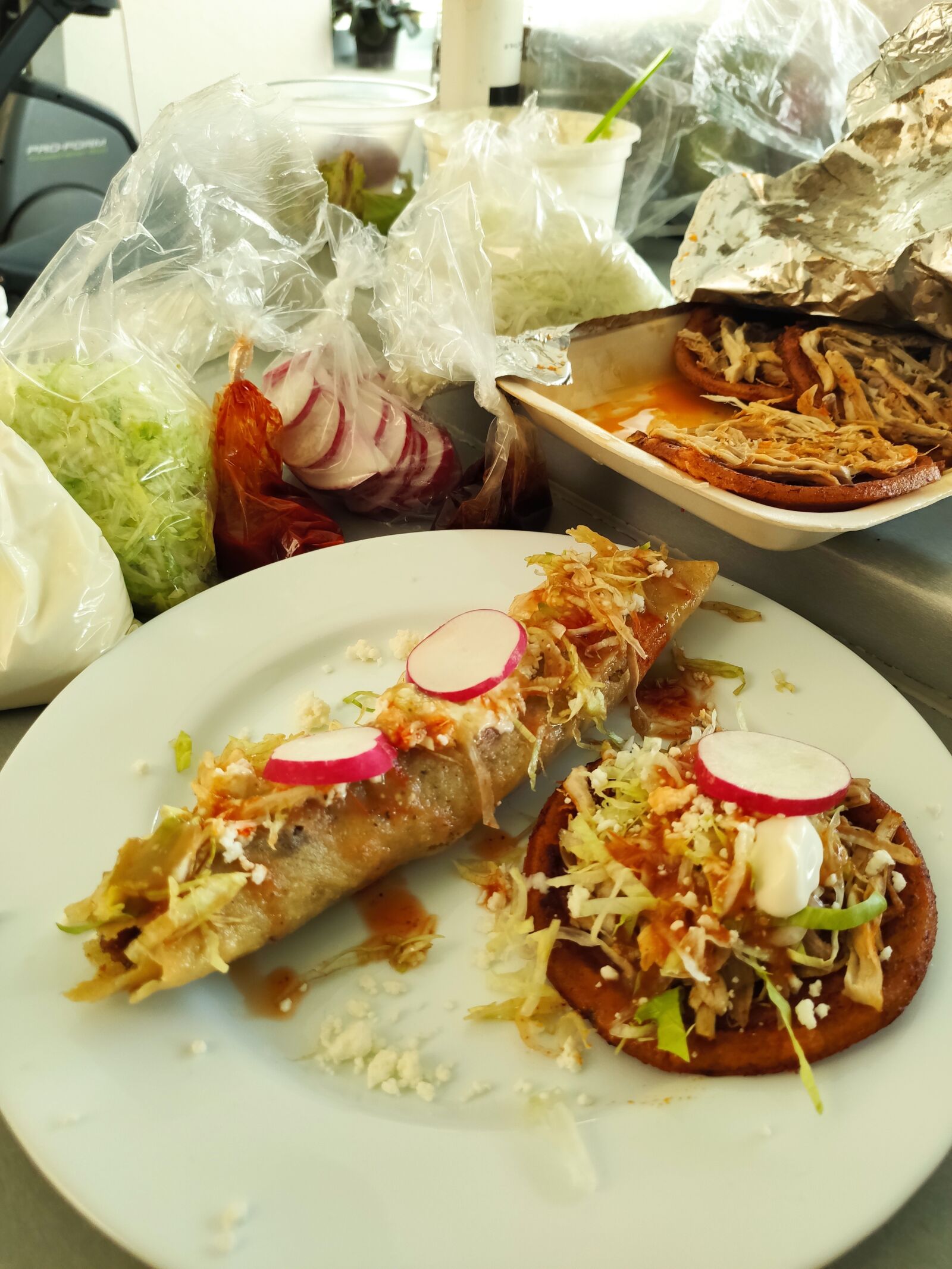 Xiaomi MI 9 sample photo. Mexican food, salsa, mexico photography