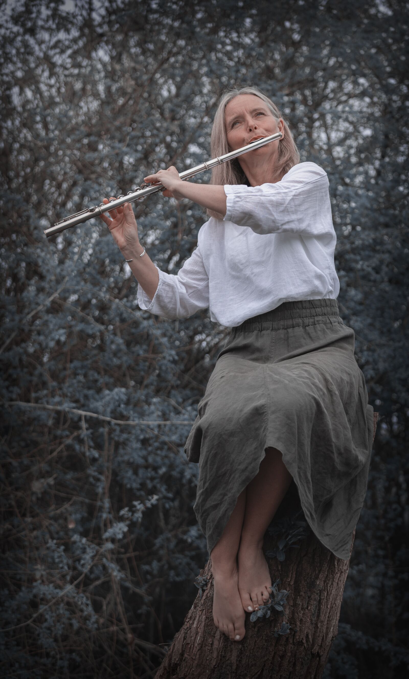 Canon EOS 5D Mark III + Canon EF 70-200mm F4L IS USM sample photo. Flautist, countryside, elegant photography