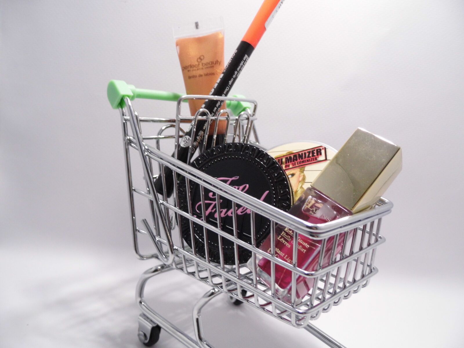 Benq GH600 sample photo. Shopping, online shopping, eat photography