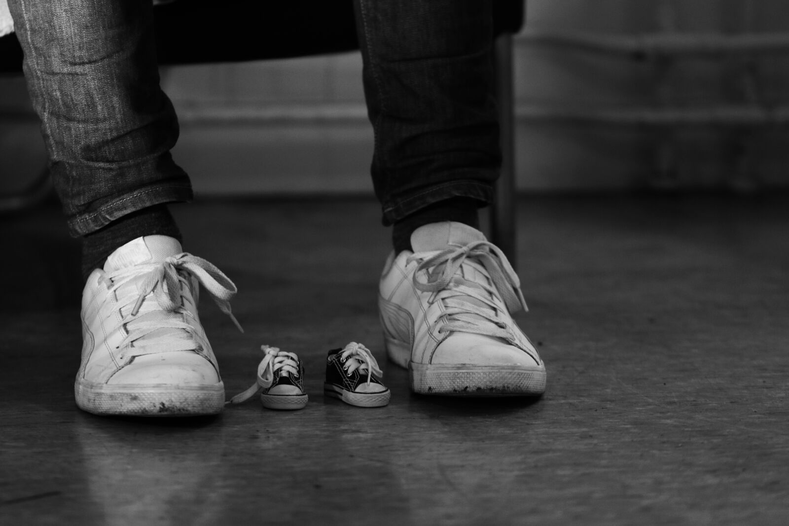 Canon EOS 7D Mark II sample photo. Shoes, contrast, miniature photography