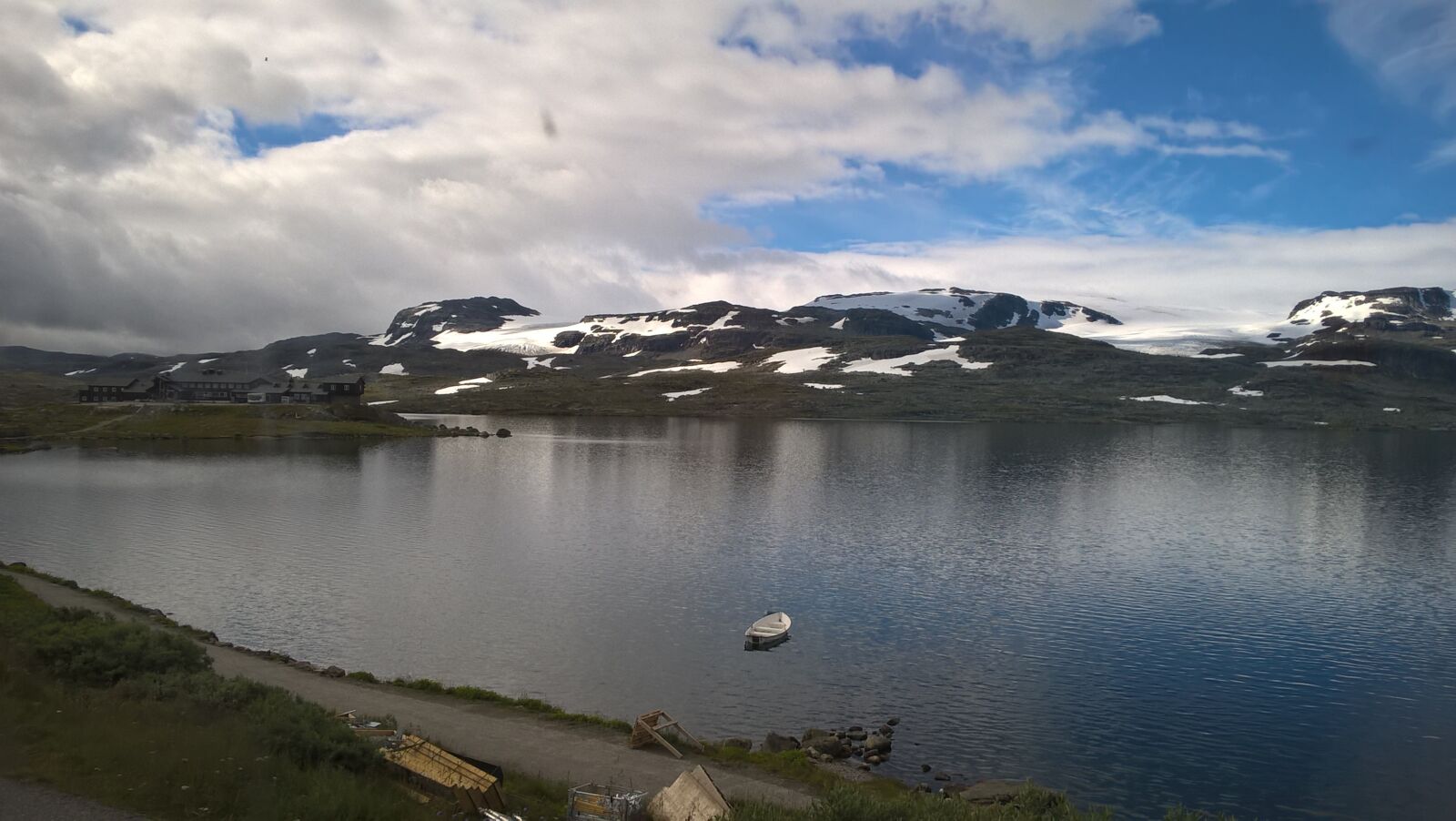 Microsoft Lumia 640 LTE sample photo. Mountain, lake, snow photography