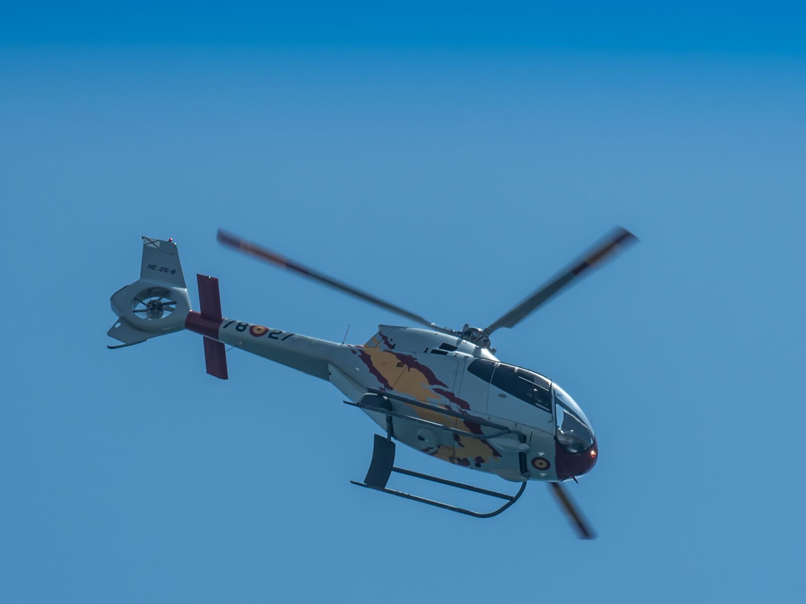 Olympus OM-D E-M5 II sample photo. Air festival, helic pero photography