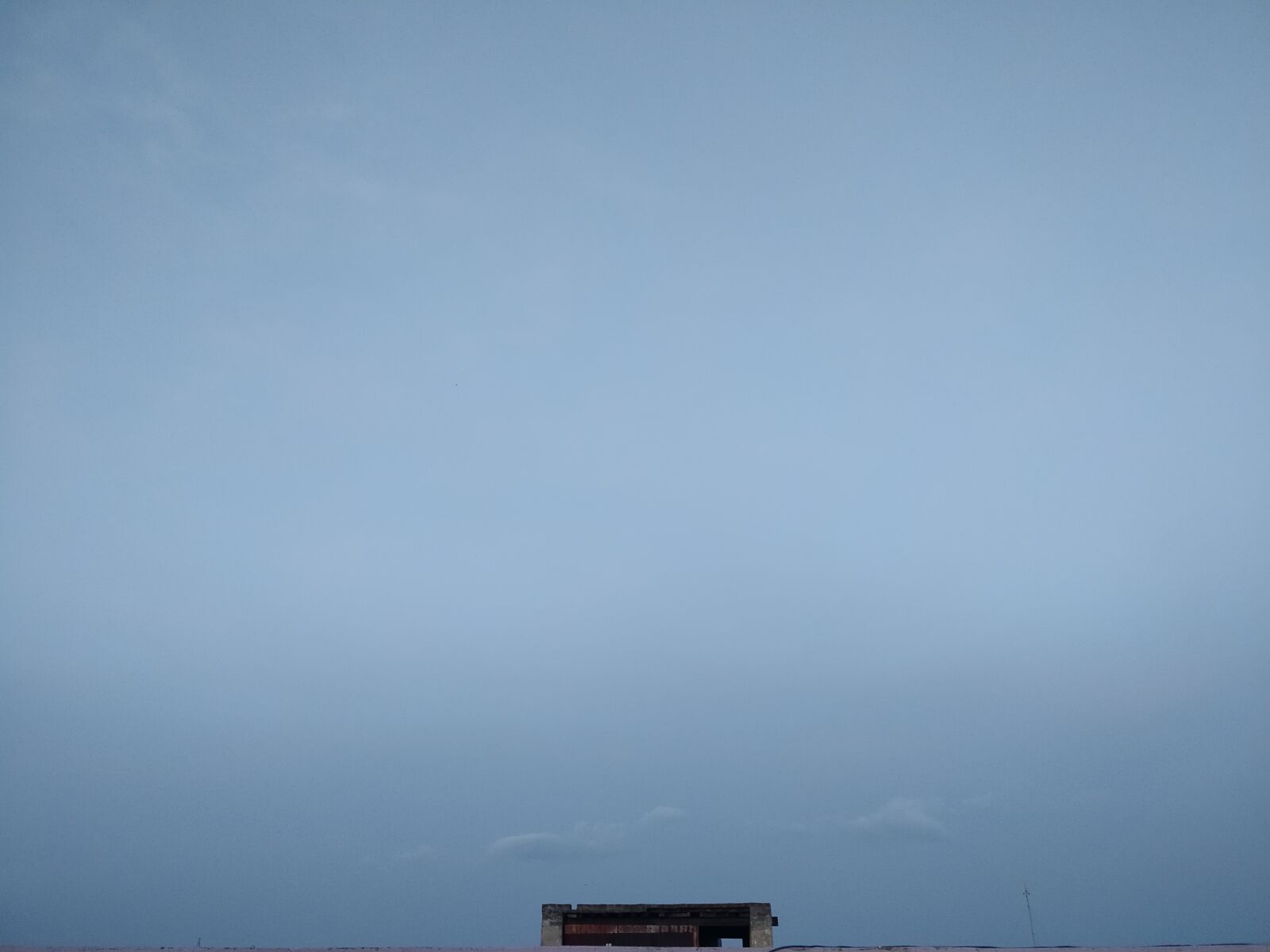 OnePlus 5 sample photo. Cloudy, daylight, blue photography