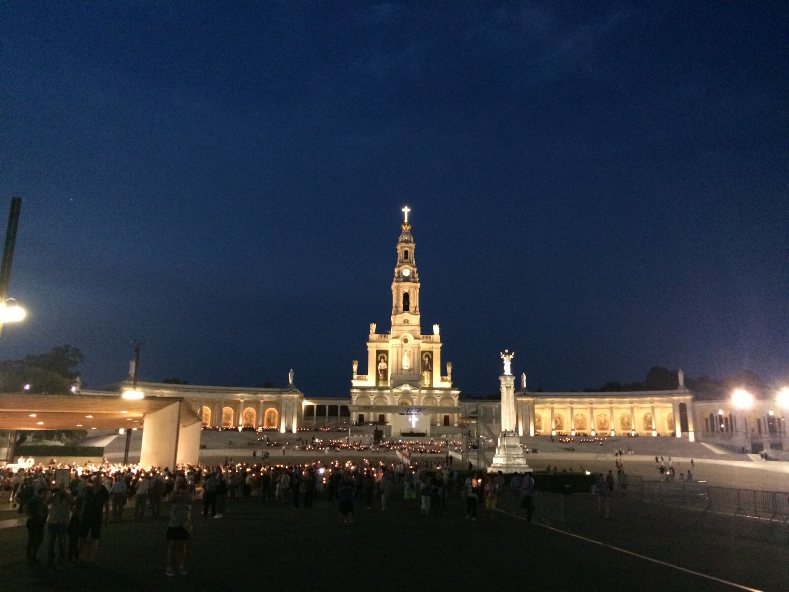 iPhone 5s back camera 4.15mm f/2.2 sample photo. Fatima, pilgrim, place of photography