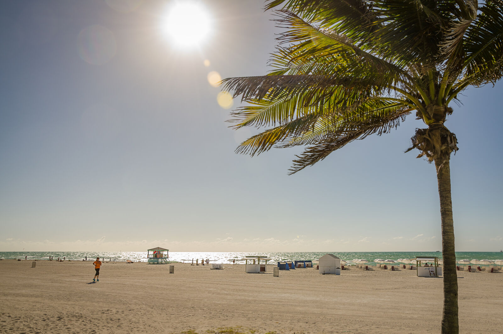 Nikon D7000 sample photo. Beach, summer, sunshine, jogger photography