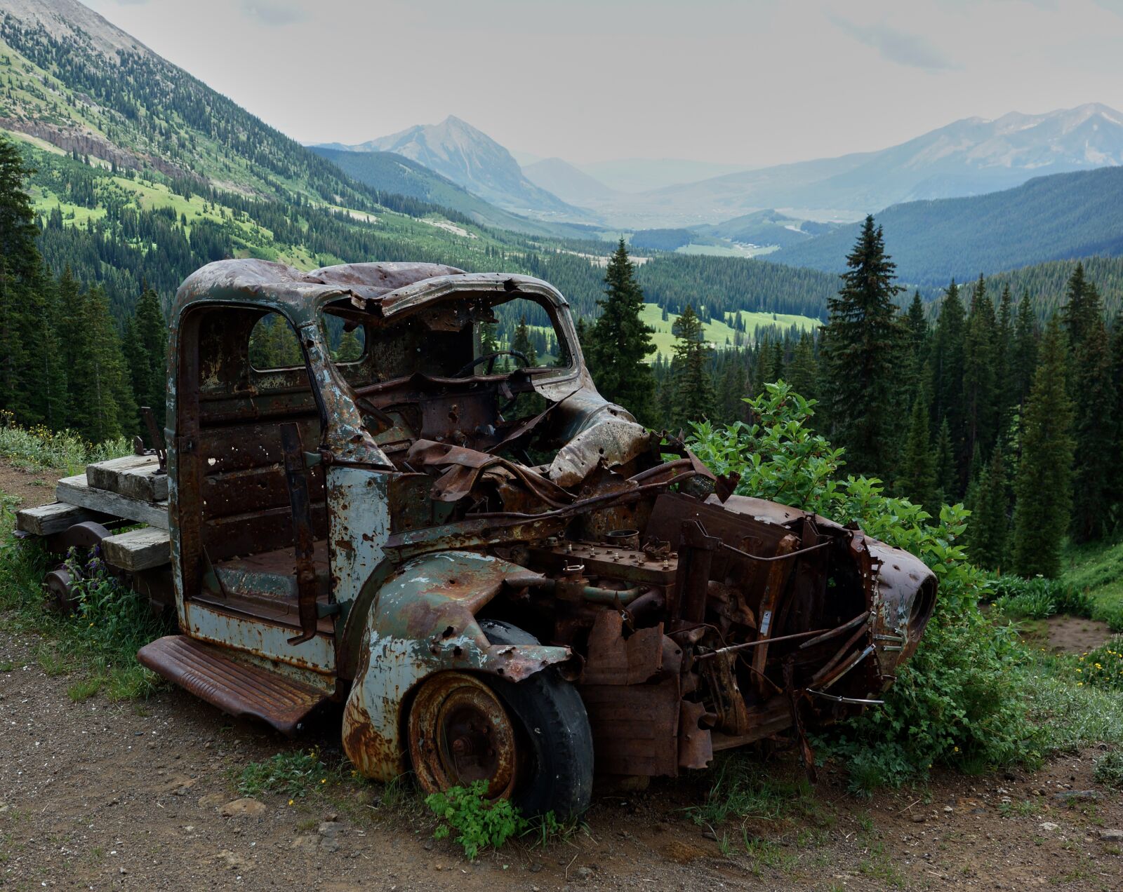 Sony SLT-A65 (SLT-A65V) sample photo. Rust, car, metal photography