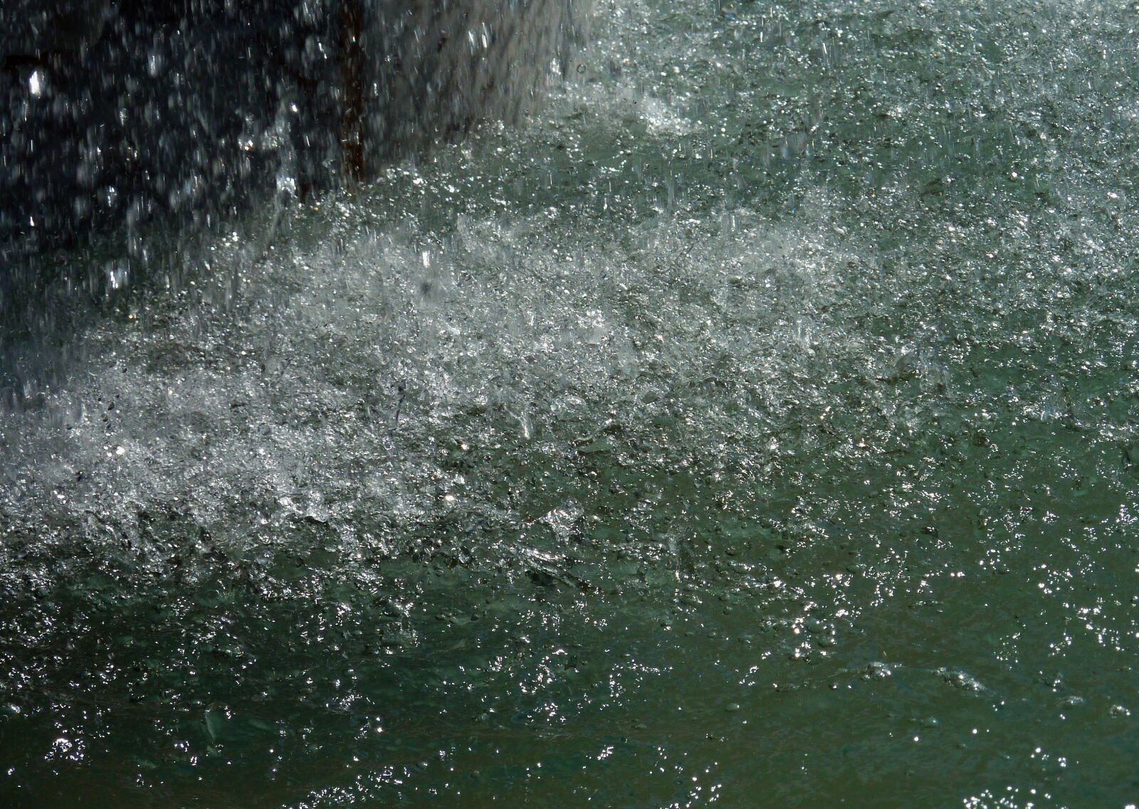 Panasonic DMC-TZ7 sample photo. Water, fresh, drip photography