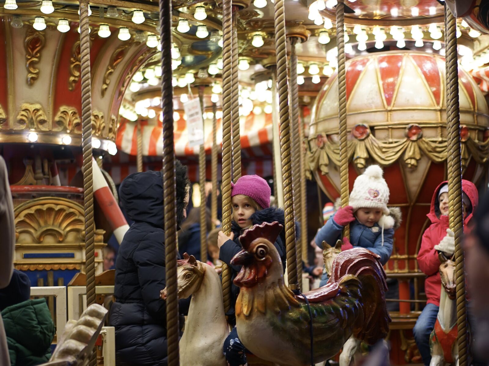 Sony Sonnar T* FE 55mm F1.8 ZA sample photo. Children, circus, fair photography