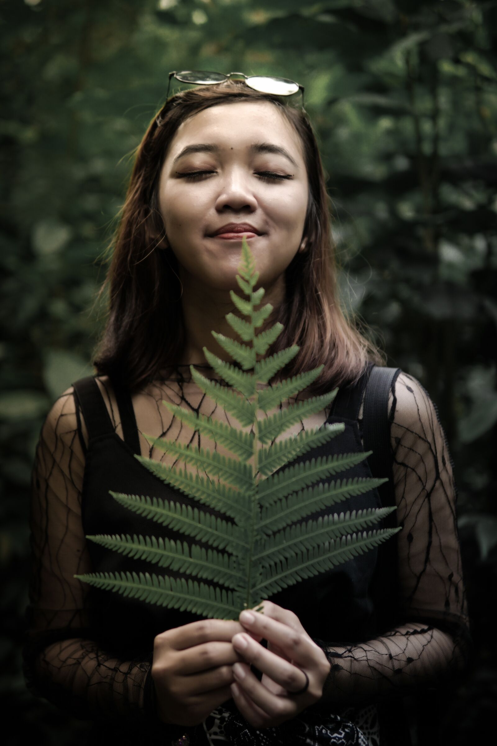 30mm F1.4 DC DN | Contemporary 016 sample photo. Women, nature, girl photography