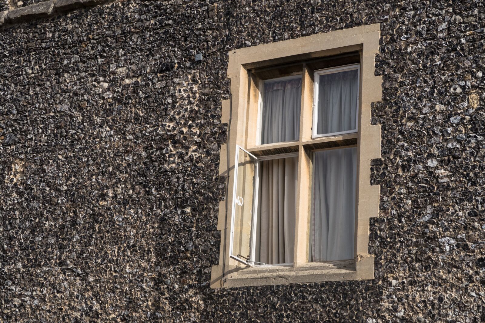 Canon PowerShot G7 X Mark II sample photo. Window, open, house photography