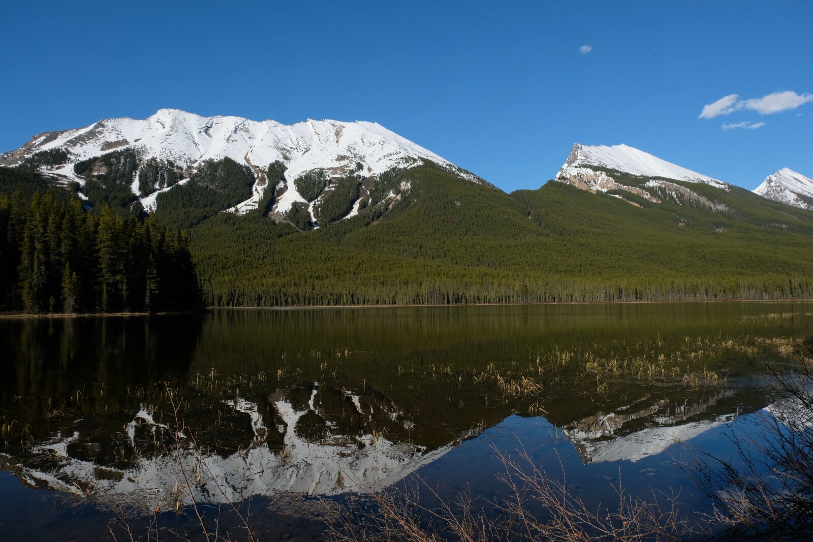 Fujifilm X-T20 + Fujifilm XC 16-50mm F3.5-5.6 OIS II sample photo. Mountains, canada, road trip photography