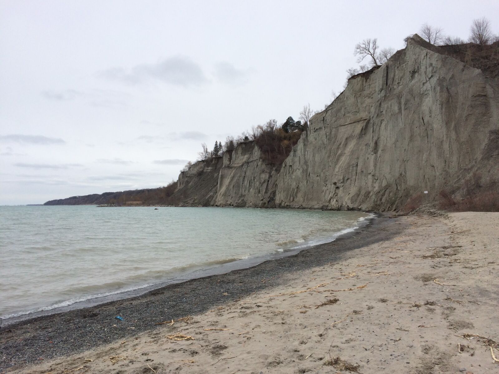 iPhone 5s back camera 4.15mm f/2.2 sample photo. Scarborough, bluffs, sand photography