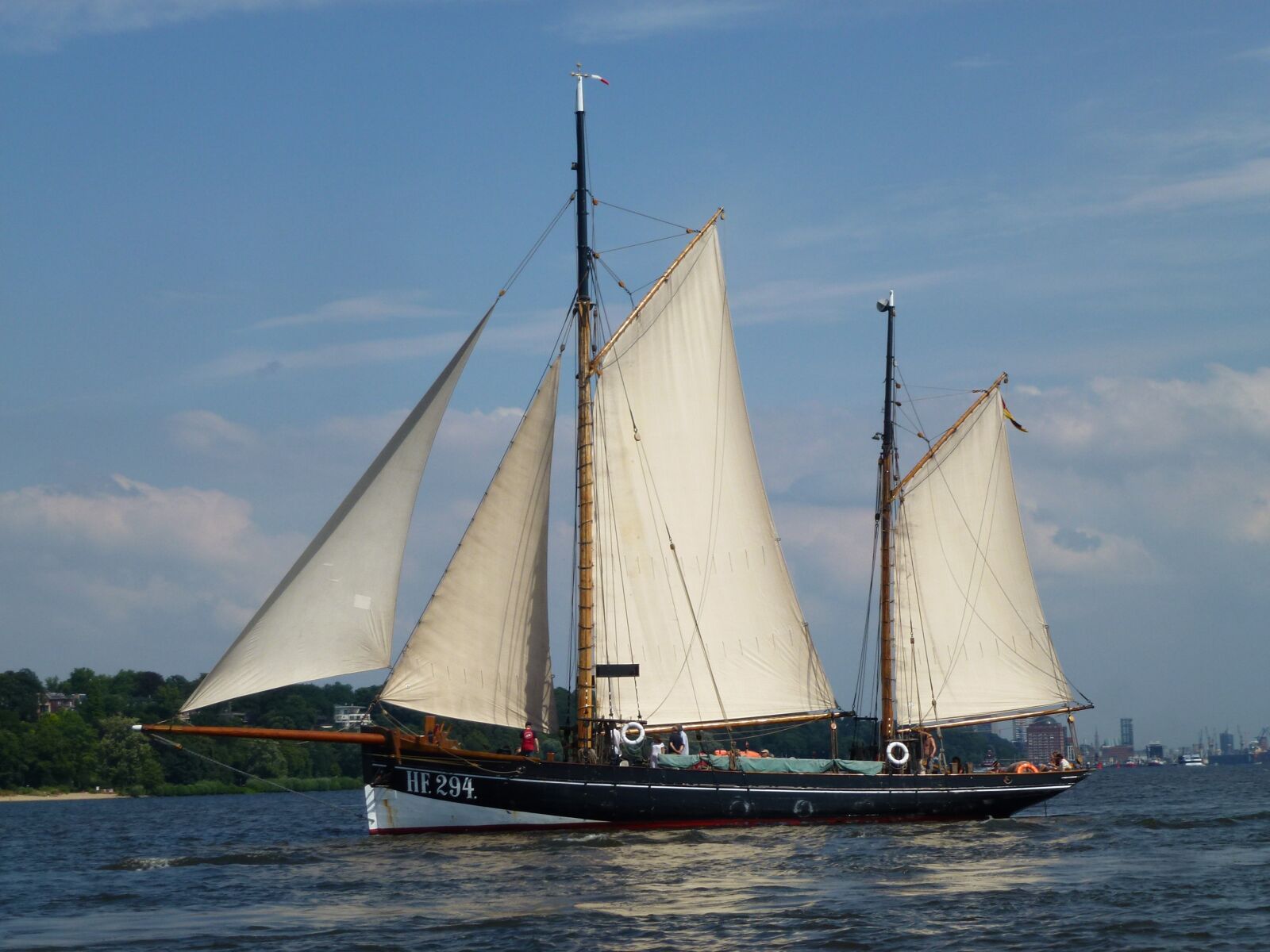 Leica V-Lux 30 / Panasonic Lumix DMC-TZ22 sample photo. Cutter, sailing vessel, elbe photography