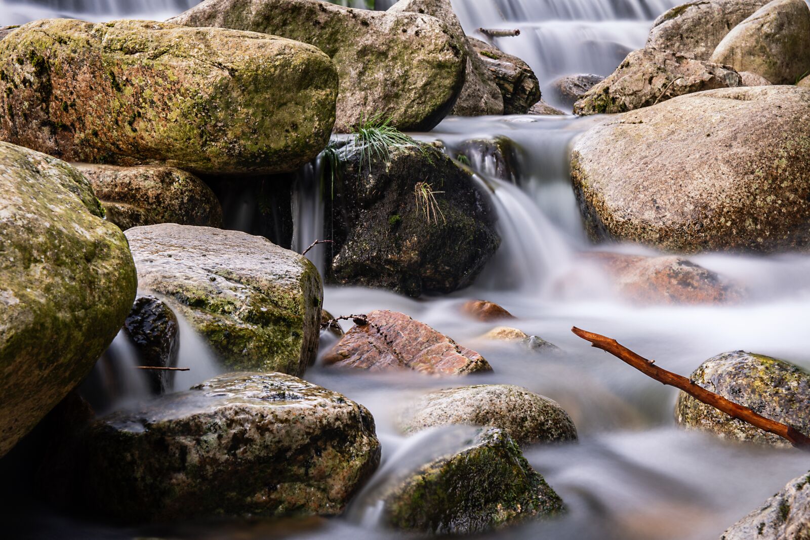 Nikon D7200 sample photo. Waterfall, rock, stones photography